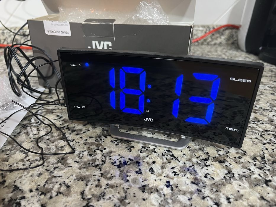 Despertador com rádio JVC
