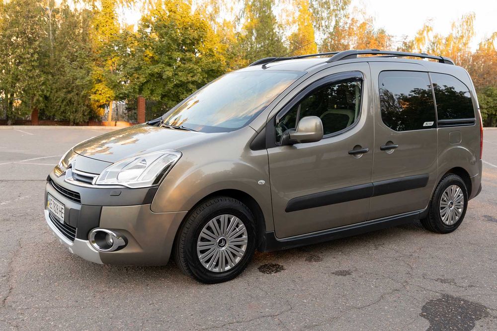 Продаж авто Citroen Berlingo 2014