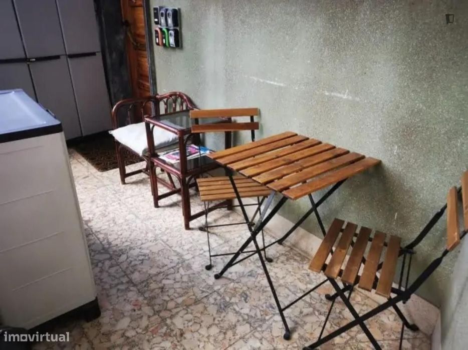 Quarto - localizado em Arroios Lisbon