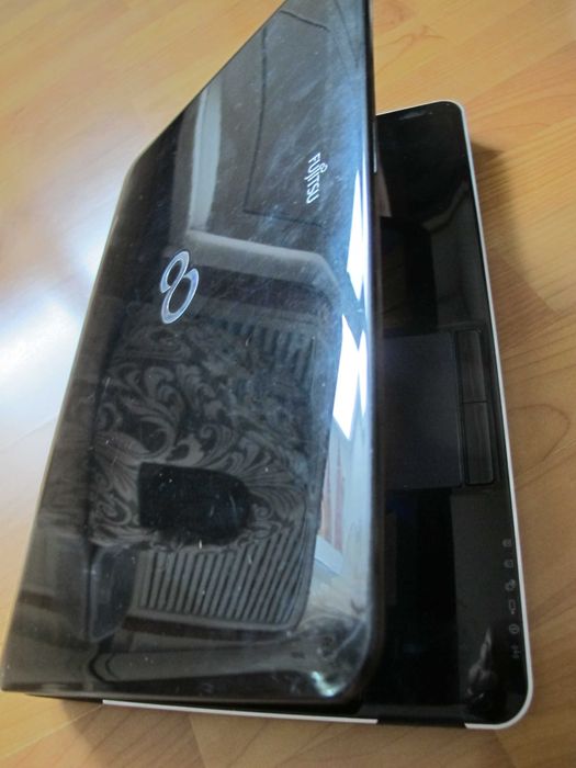 ноутбук 15.6 мощний, стан нового хороший акумулятор