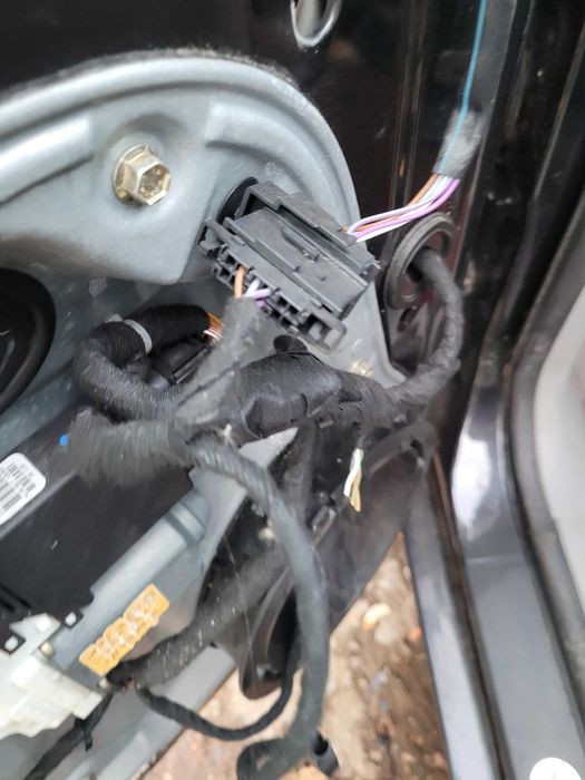lusterko  prawe elektryczne czarne golf IV LC9Z
