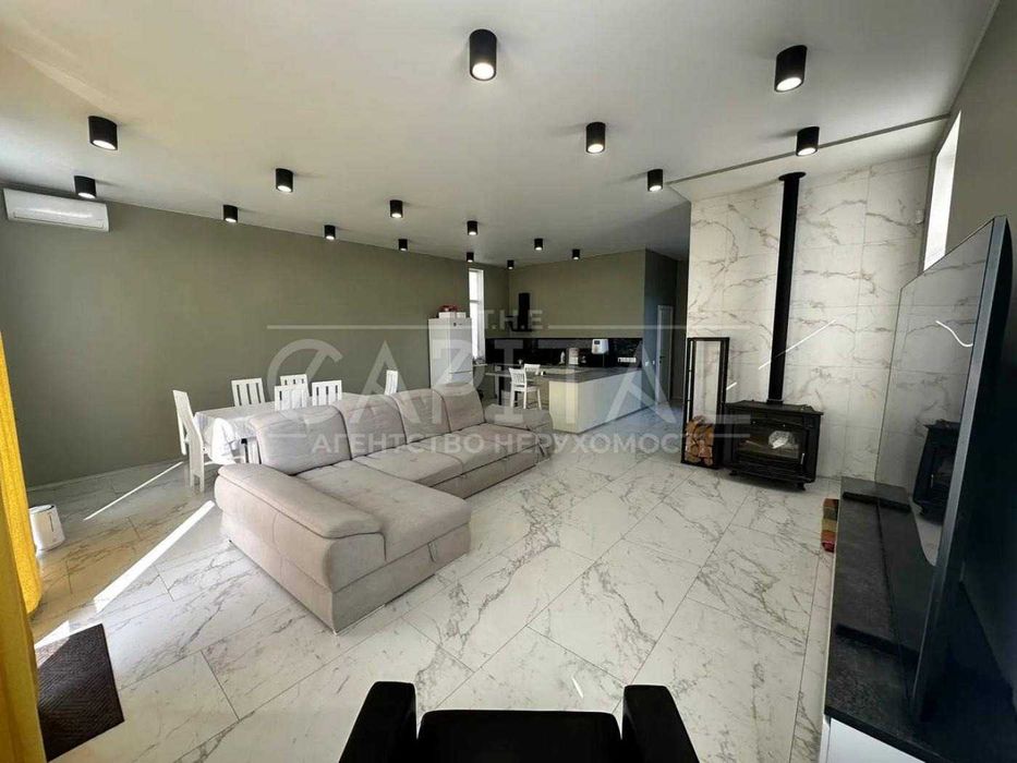 House in Kyiv, Chervonyy Khutir, Rembaza - More