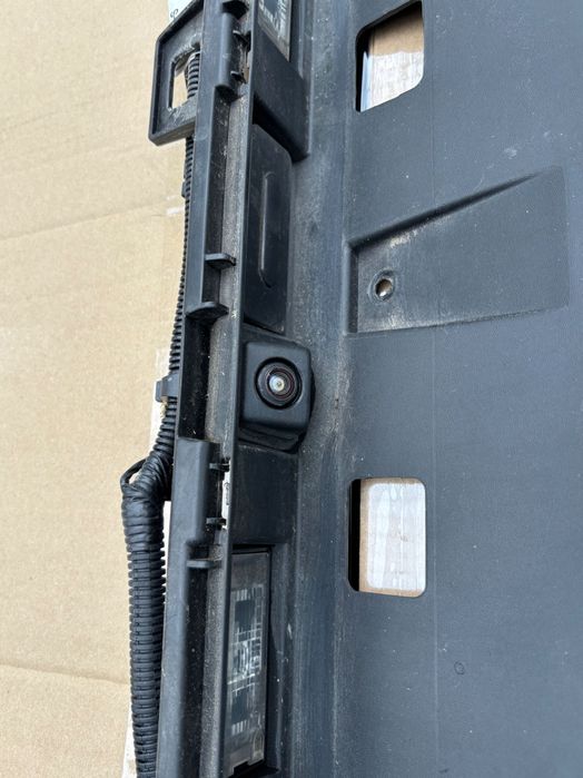 Kamera cofania czujniki parkowania instalacja  Renault Twingo III