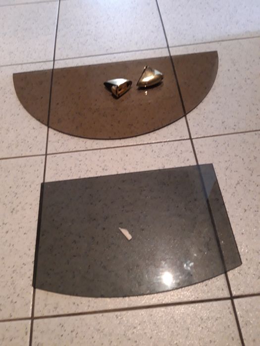 Dwie półki szklane