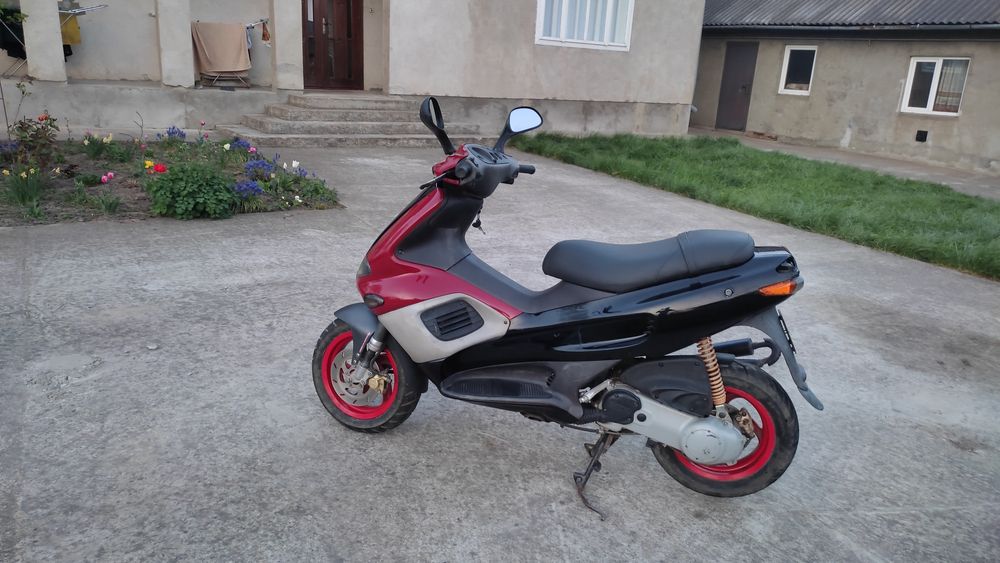 Продам скутер Gilera runner 50