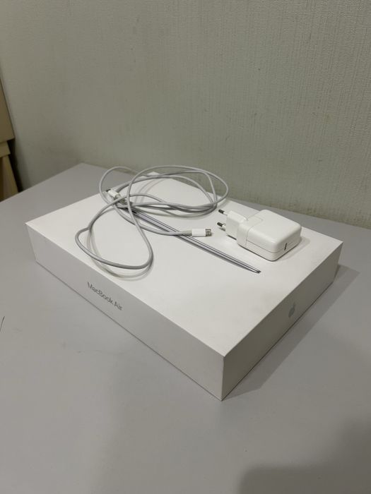 Macbook air 13 m1 8/256 gb