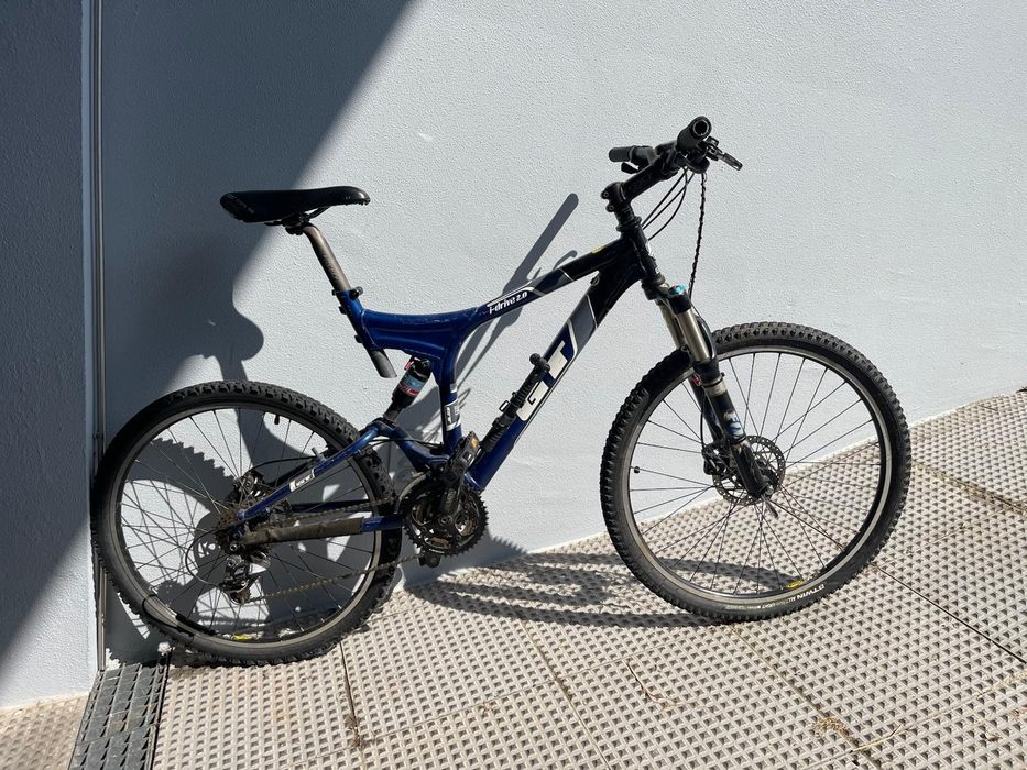 Bicicleta BTT Suspensão Total GT i-Drive 2.0