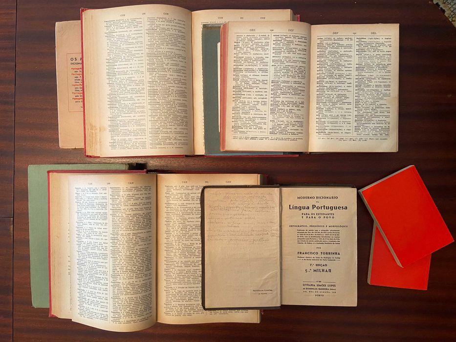 Dicionários antigos