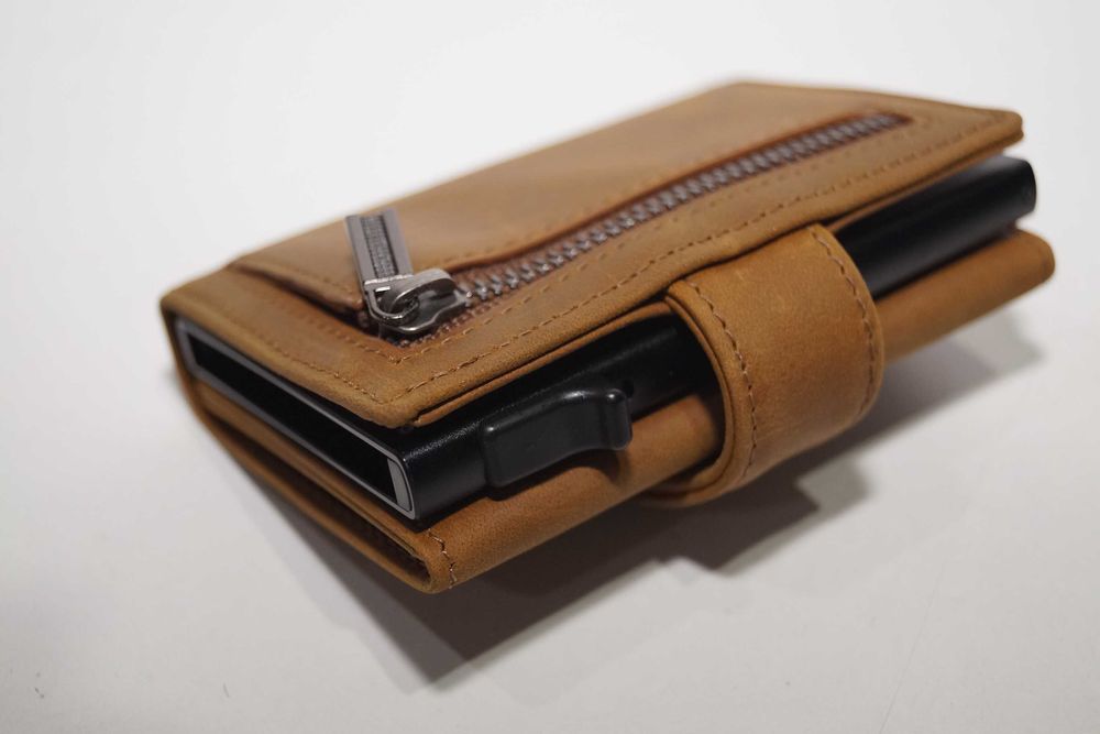 DODENSHA Portfel/ etui na karty męski skórzany RFID brązowy