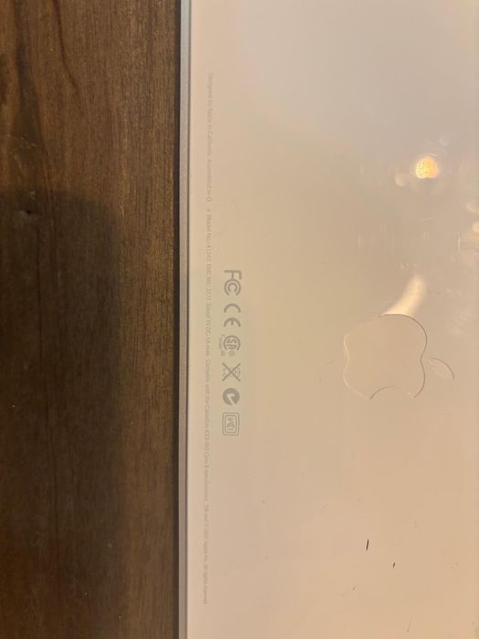 Teclado com fio Apple