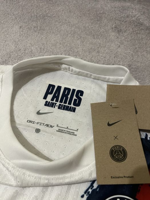 футбольна футболка лонгслив PSG Nike 2024/25