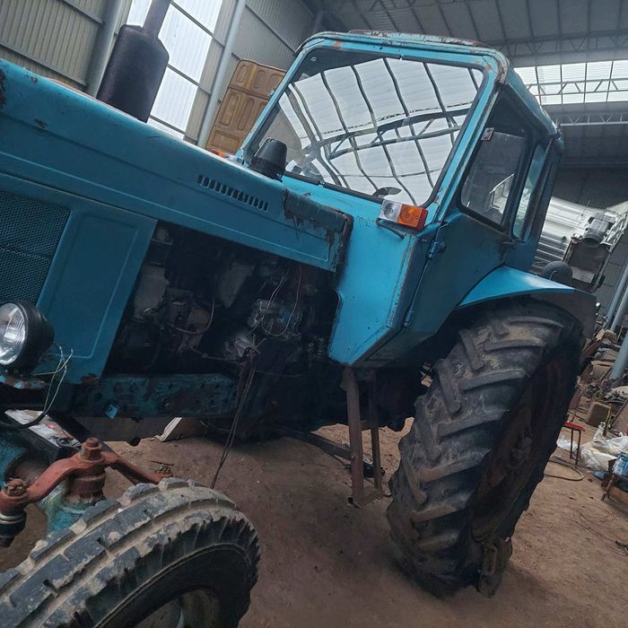 Трактор МТЗ -80 .