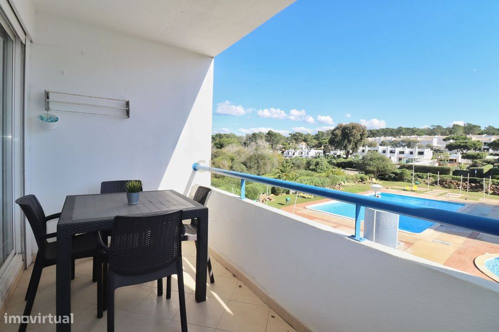 Apartamento T1 C/ Piscina e Estacionamento em Vilamoura – Excelente Op — Quarteira, Faro
