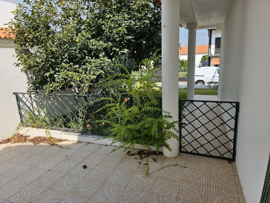 Arrendo T2, na Serra Del Rei