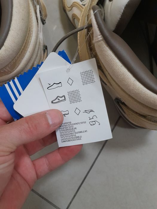 Продам кросівки adidas