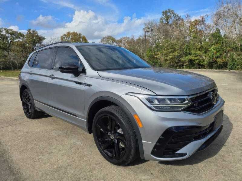 2023 Volkswagen Tiguan SE R-Line Black