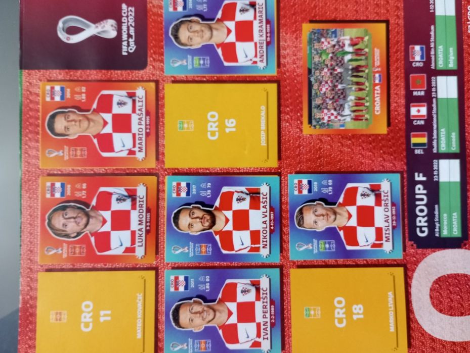 Álbum Panini Mundial Qatar 2022 – Capa Dura – Quase Completo – Com Mes