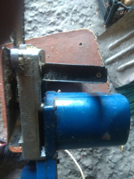 Продам електропилу партнер