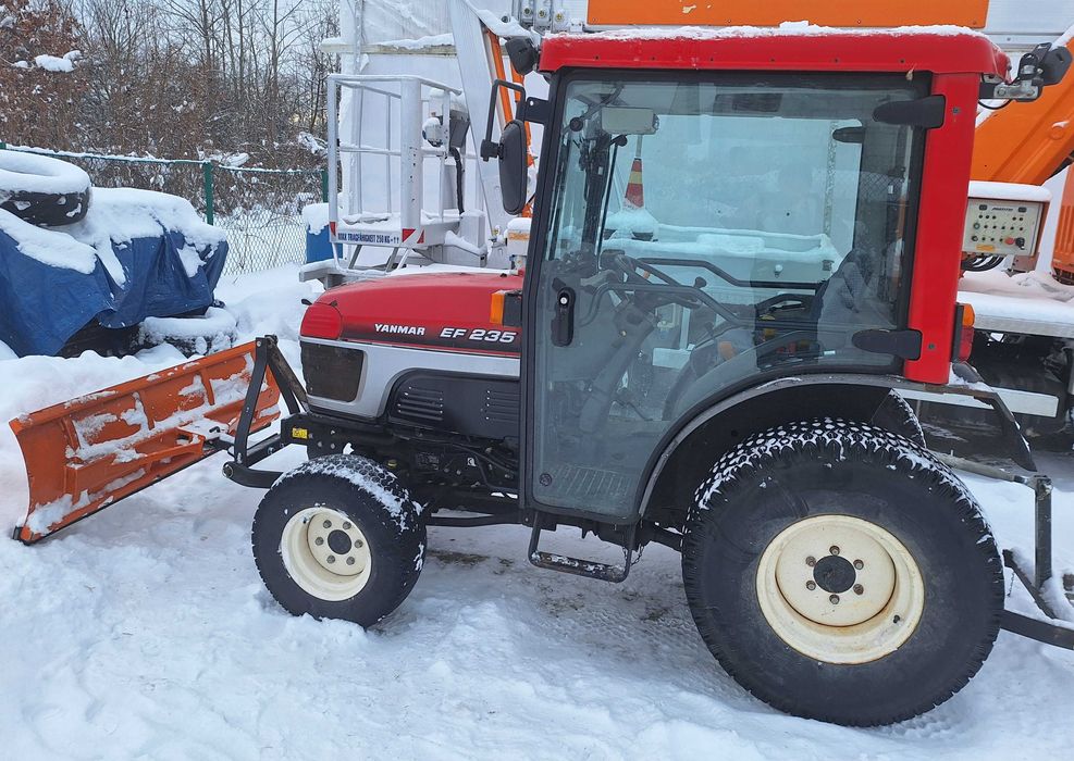 Mini traktor YANMAR EF 235