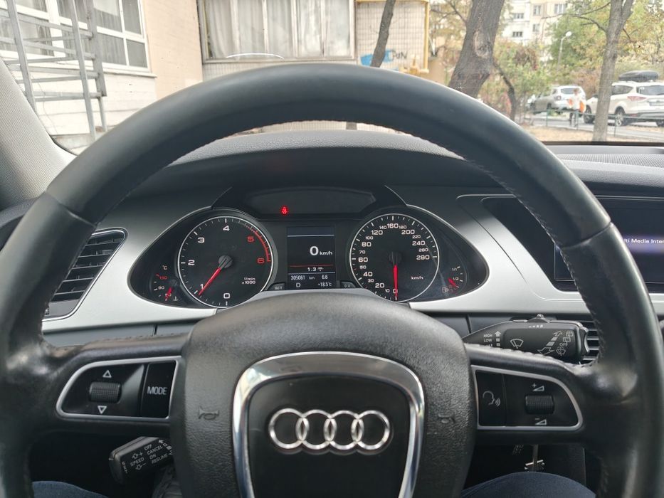 Audi A4 B8 2010, 2.0
