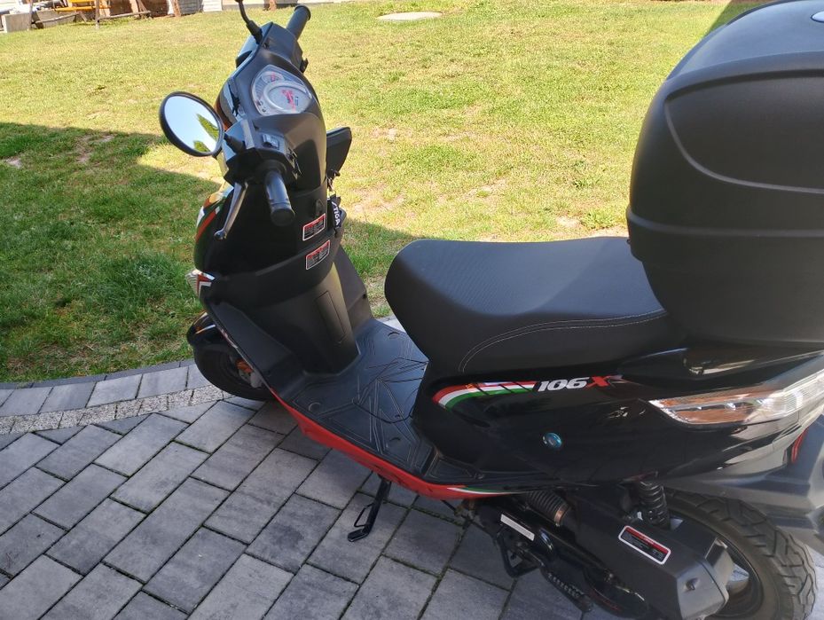 Skuter Junak 106