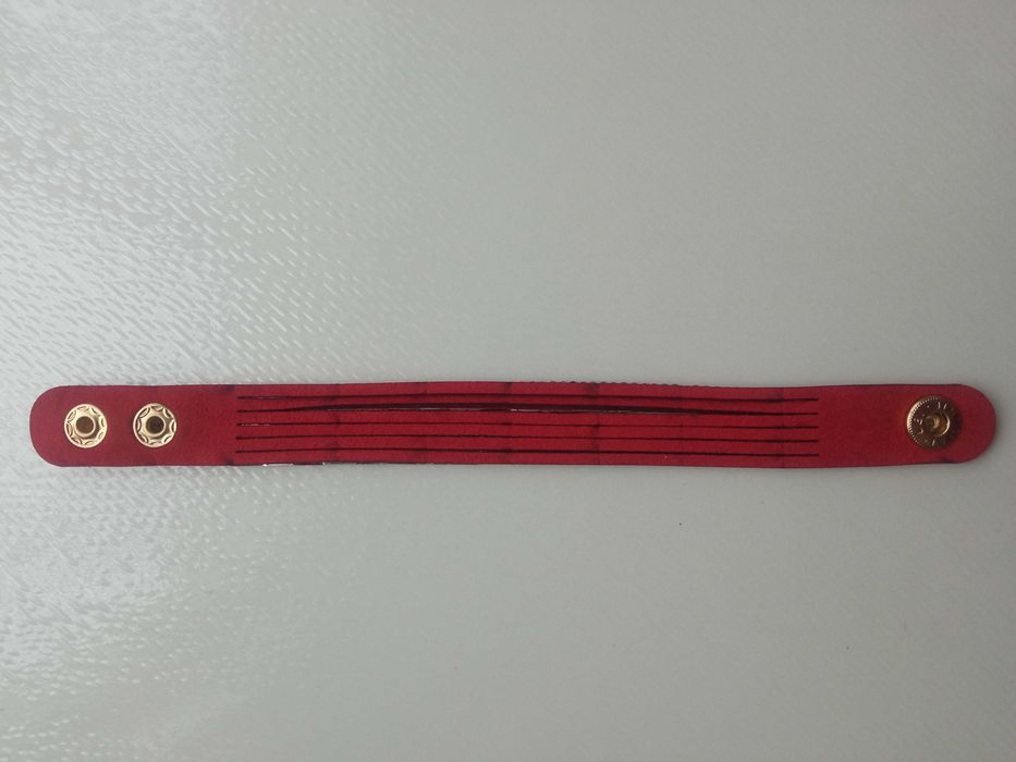 Bransoletka na pasku z kryształkami z cyrkoniami czerwona 17 18 19 cm