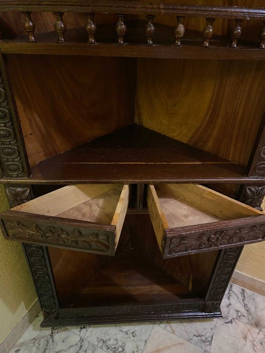 Belo Móvel/Armário/Antiguidade /de Africa.Castanho.Boa Condição.