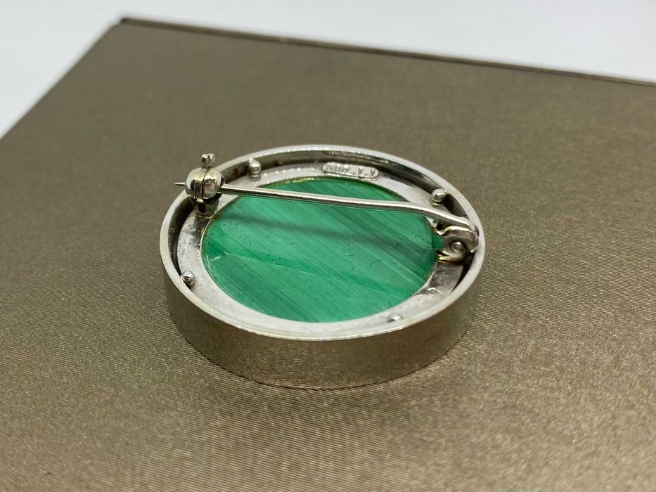Piękna broszka białe złoto p.585, waga 14.10g
