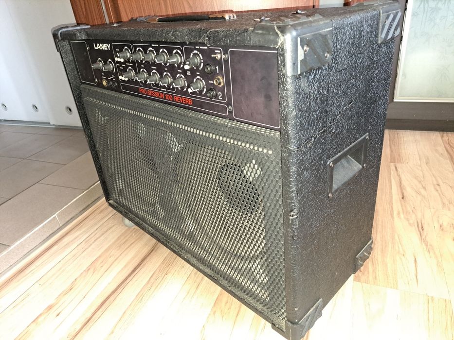 Laney wzmacniacz gitarowy 100 W z przesterem.