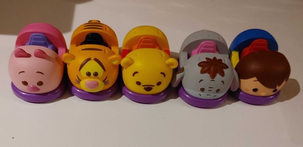 Winnie the pooh e amigos plushes &carros de brinquar €10 cada
