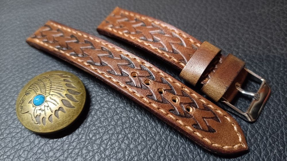 Кожаный ремешок для часов.Ручная работа.
