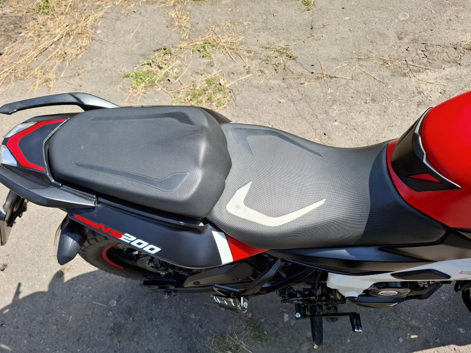 Bajaj pulsar ns 200
