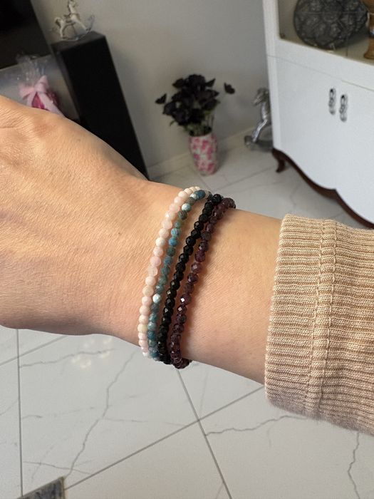 Bransoletki opal, granat, turmalin i apatyt