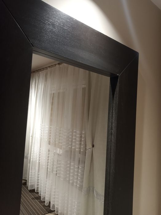 Lustro z ramą drewnianą