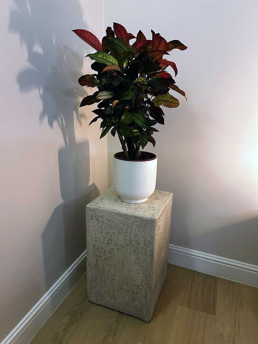 Postument, betonowa podstawa pod kwiaty 32x32x50