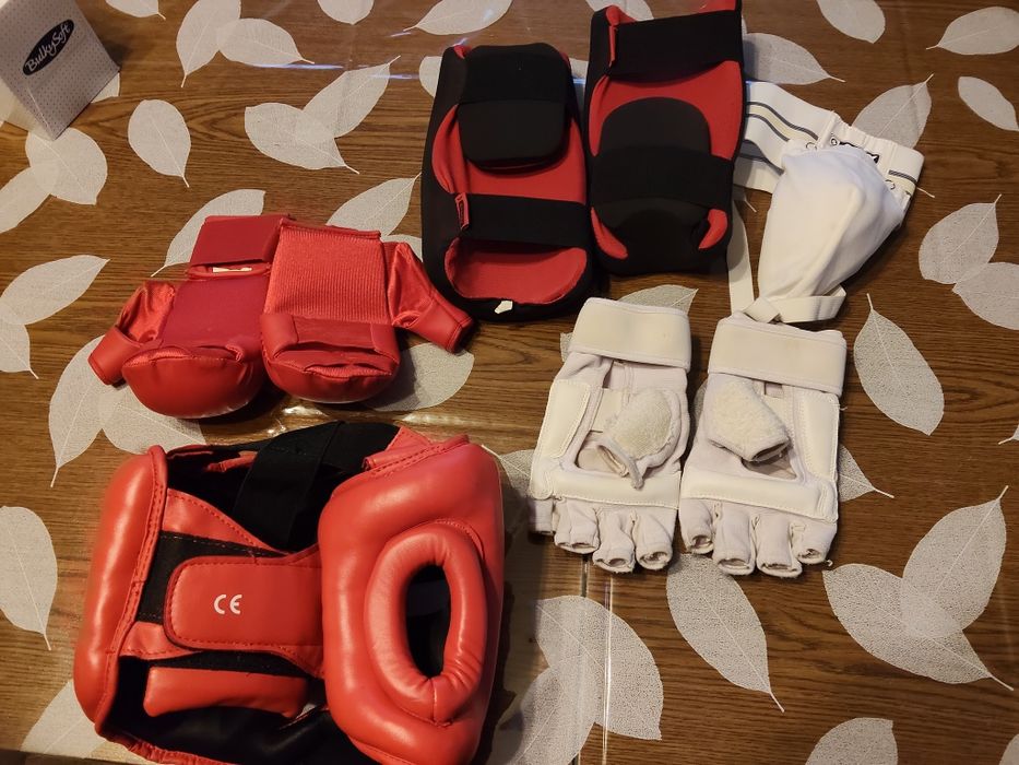 Zestaw do boksu , karate , ochraniacze dla dziecka