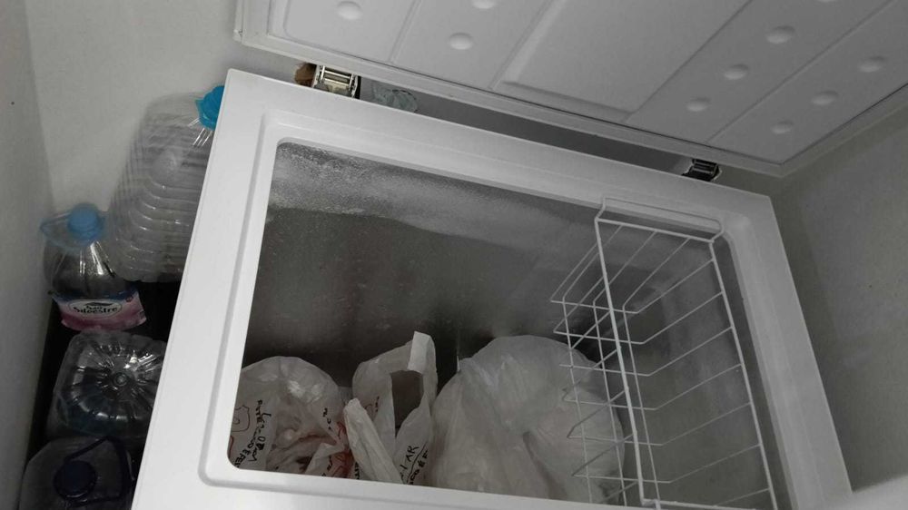 Vendo 2 arcas impecáveis, a funcionar lindamente.