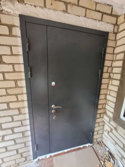 Вхідні вуличні двері.  Можливий НЕСТАНДАРНЫЙ розмір (Входные двери)