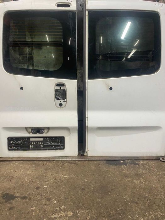 Двері комплект задні пара двери задние Рено Трафик Опель Виваро