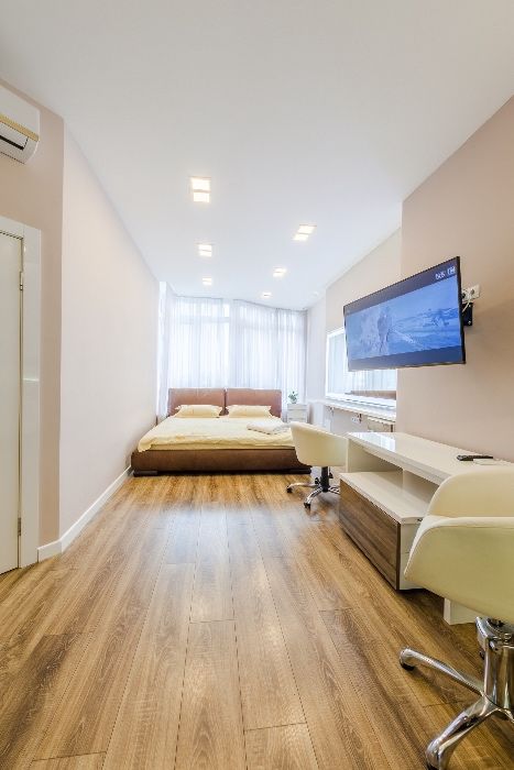 Оренда квартири подобово в центрі Києва. парковка,метро,новий будинок