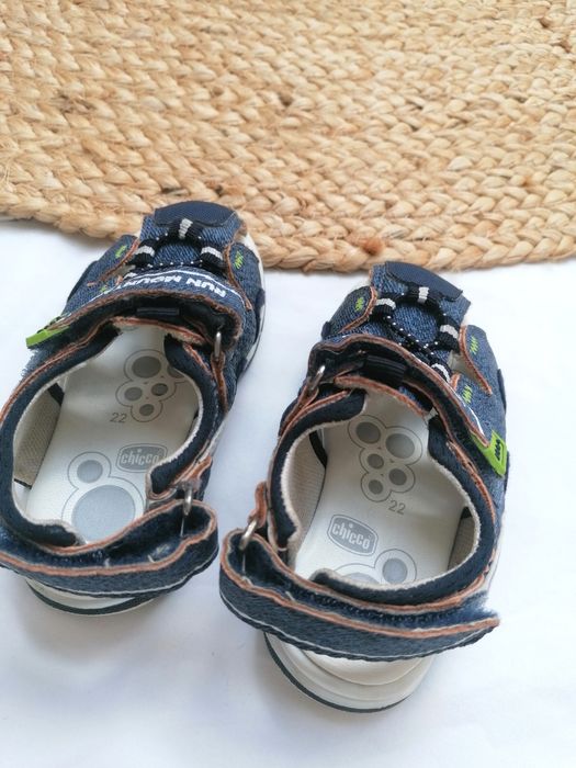 Sandálias Azuis Escuras de Bebé