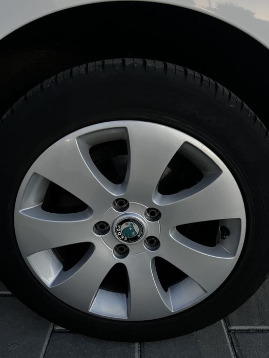 Skoda Superb 2, 2011