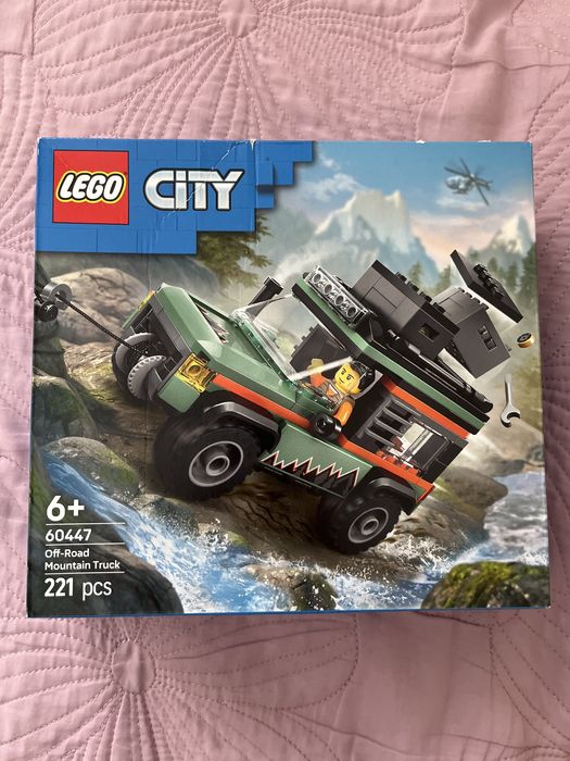 Lego city off-road mountain truck