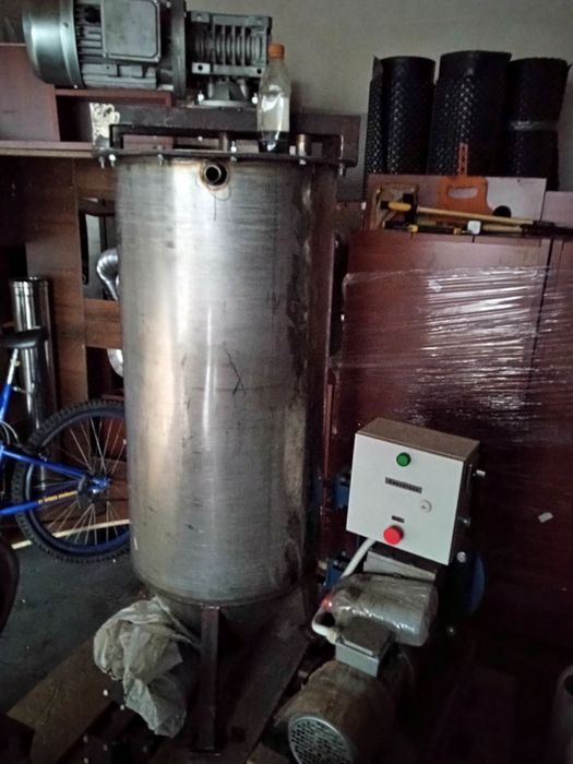 Специализированная техника: краскотерки, компрессоры, жатки и прочее