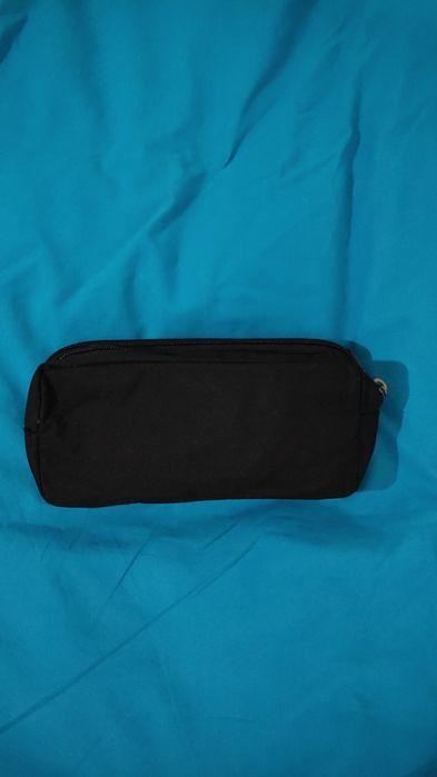 Estojo unisexo preto