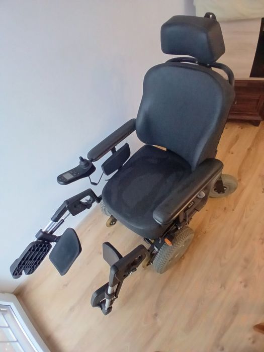 Wózek inwalidzki elektryczny