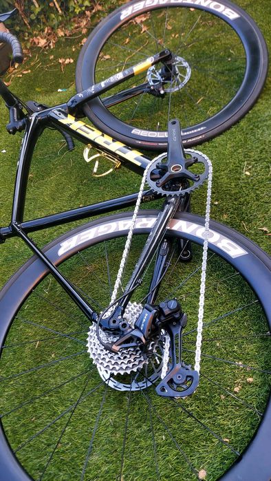 Trek Domane AL (Tam. T54) – Estrada e Gravel (Versátil)
​Pr