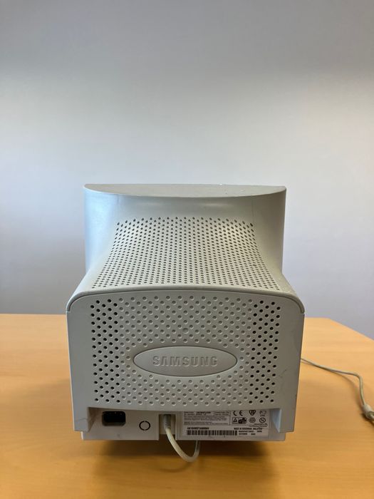 Monitores Samsung syncmaster 551S