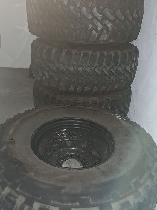 Vendo 4 jantes 15x10 com 4 pneus 35