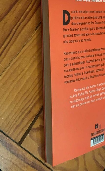 Livro A Arte Subtil de Saber Dizer que se F*da Mark Manson + Marcador